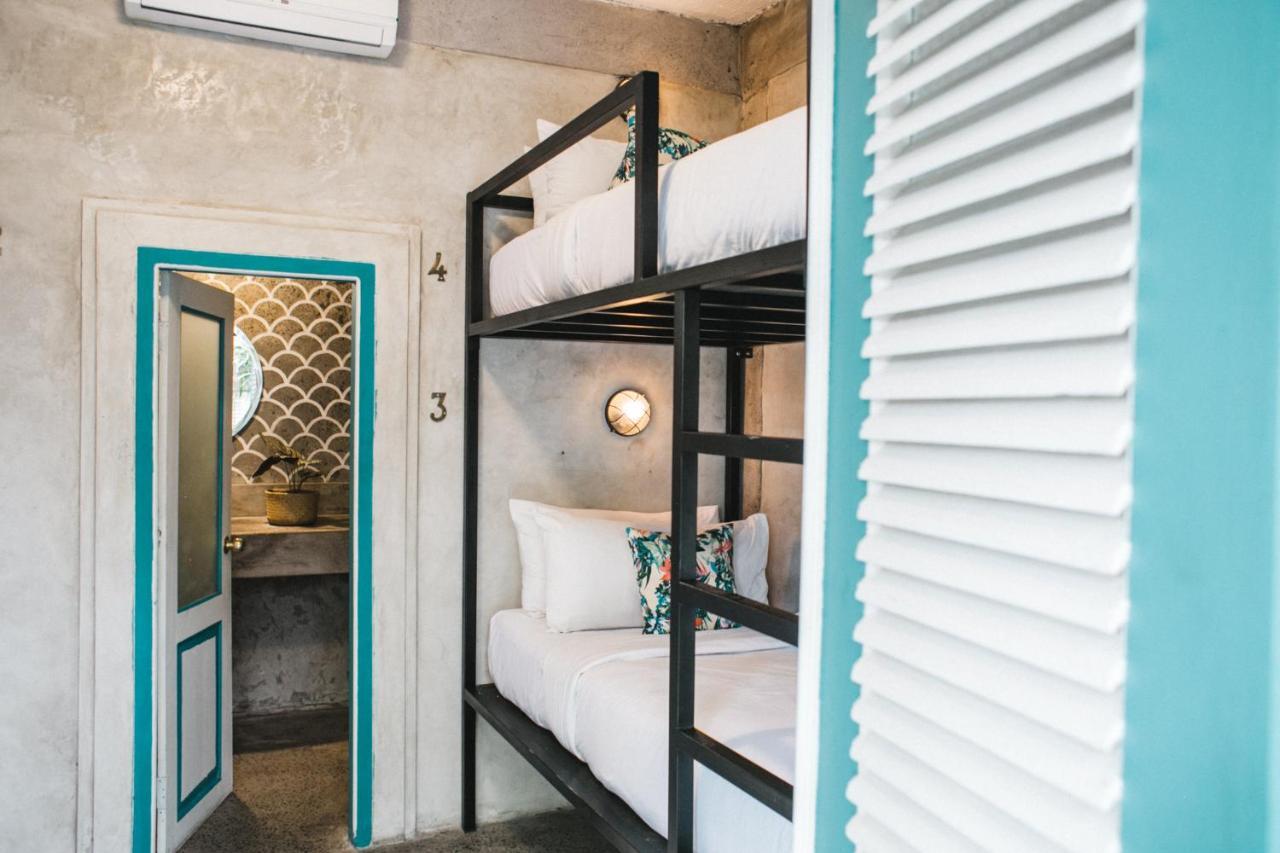 Kosta Hostel Seminyak Eksteriør bilde